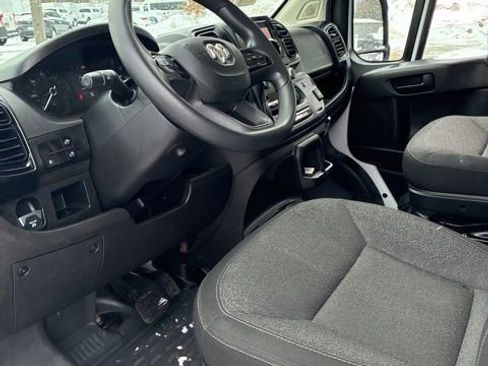 Used 2025 RAM ProMaster 2500 w/ Convenience Group image 11