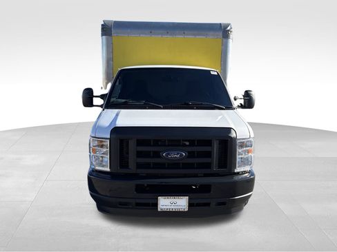 Used 2022 Ford E-350 and Econoline 350 Super Duty w/ Power Windows & Locks Group image 8