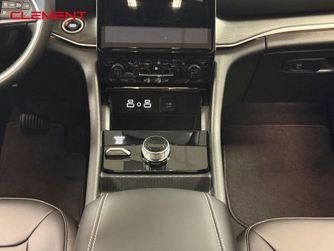 New 2025 Jeep Grand Cherokee L Limited AWD/4WD image 9