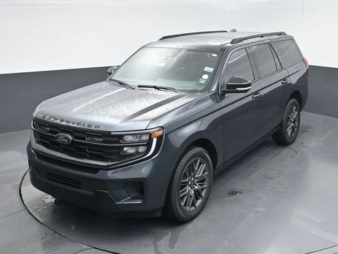 Used 2025 Ford Expedition Platinum w/ Stealth Performance Package AWD/4WD image 42