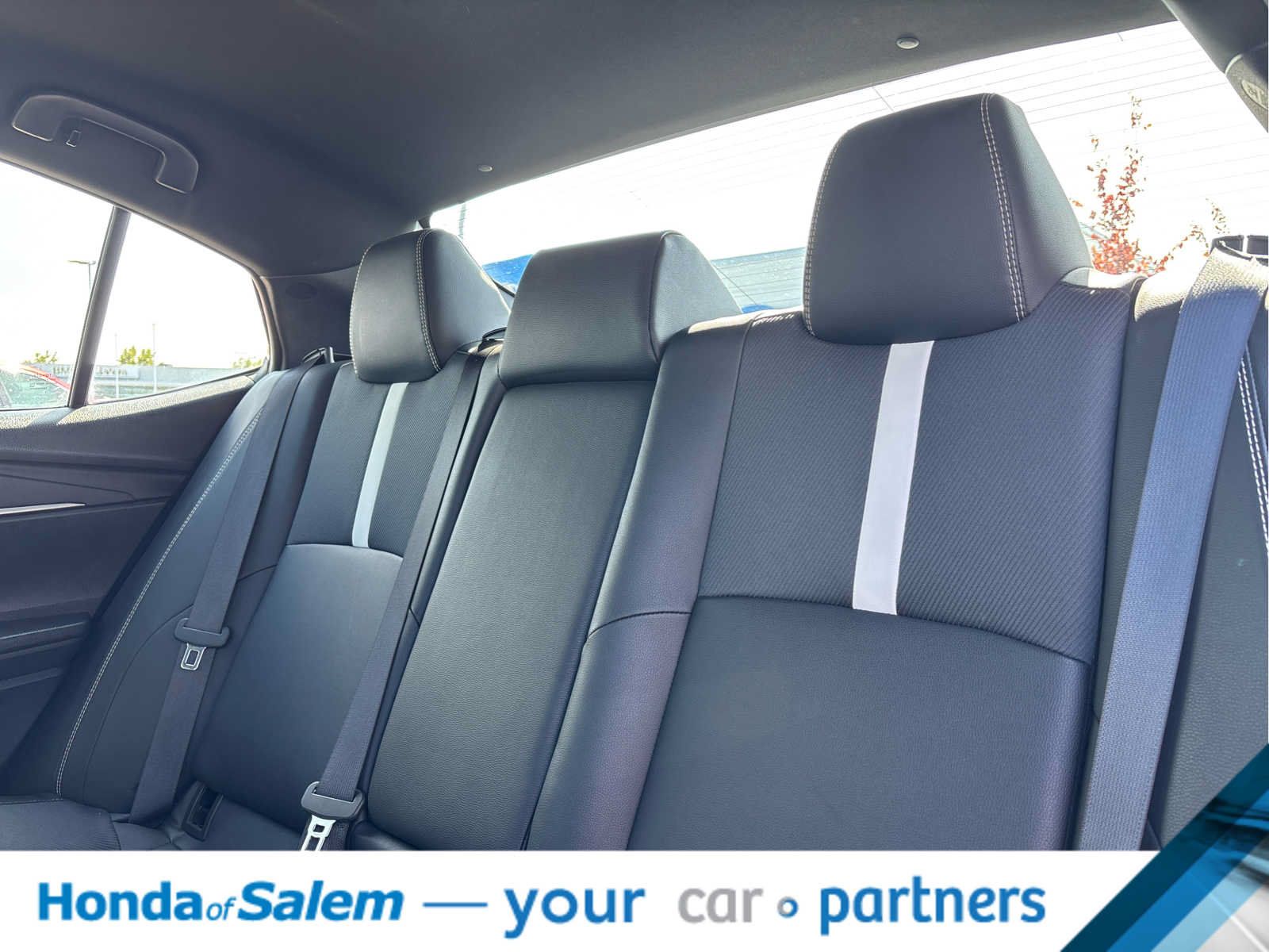 Used 2025 Toyota Camry SE FWD image 13