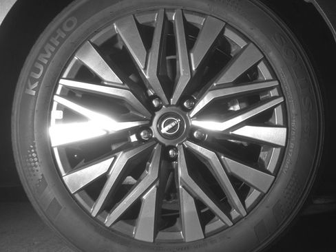 Used 2025 Nissan Altima 2.5 SV FWD image 13