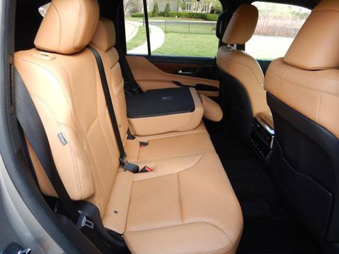 Used 2023 Lexus LX 600 4WD w/ Appearance Package image 18