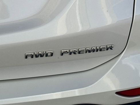 Used 2023 Chevrolet Equinox Premier AWD/4WD image 13