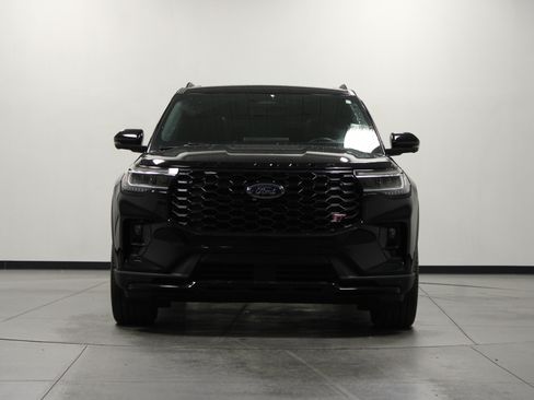 Used 2025 Ford Explorer ST AWD/4WD image 9