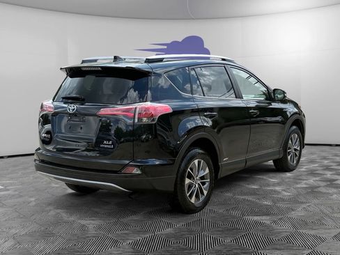 Used 2017 Toyota RAV4 XLE image 5