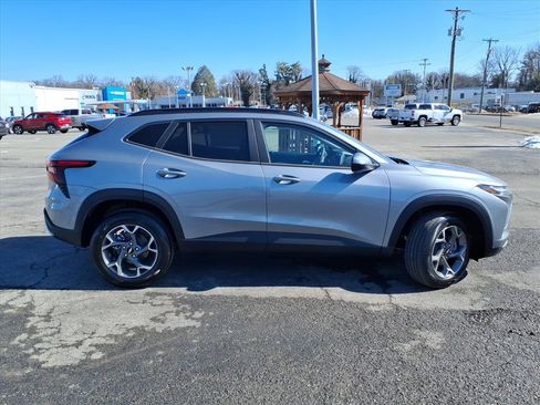 New 2026 Chevrolet Trax LT w/ Driver Confidence Package image 3