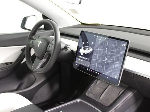 Used 2021 Tesla Model Y Performance AWD/4WD image 12