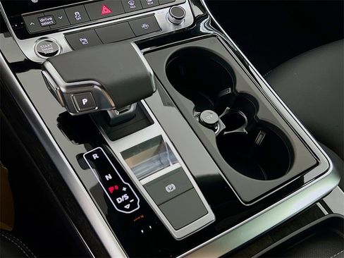 New 2025 Audi Q8 Premium image 19