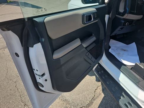 Used 2023 Ford Bronco Wildtrak image 14