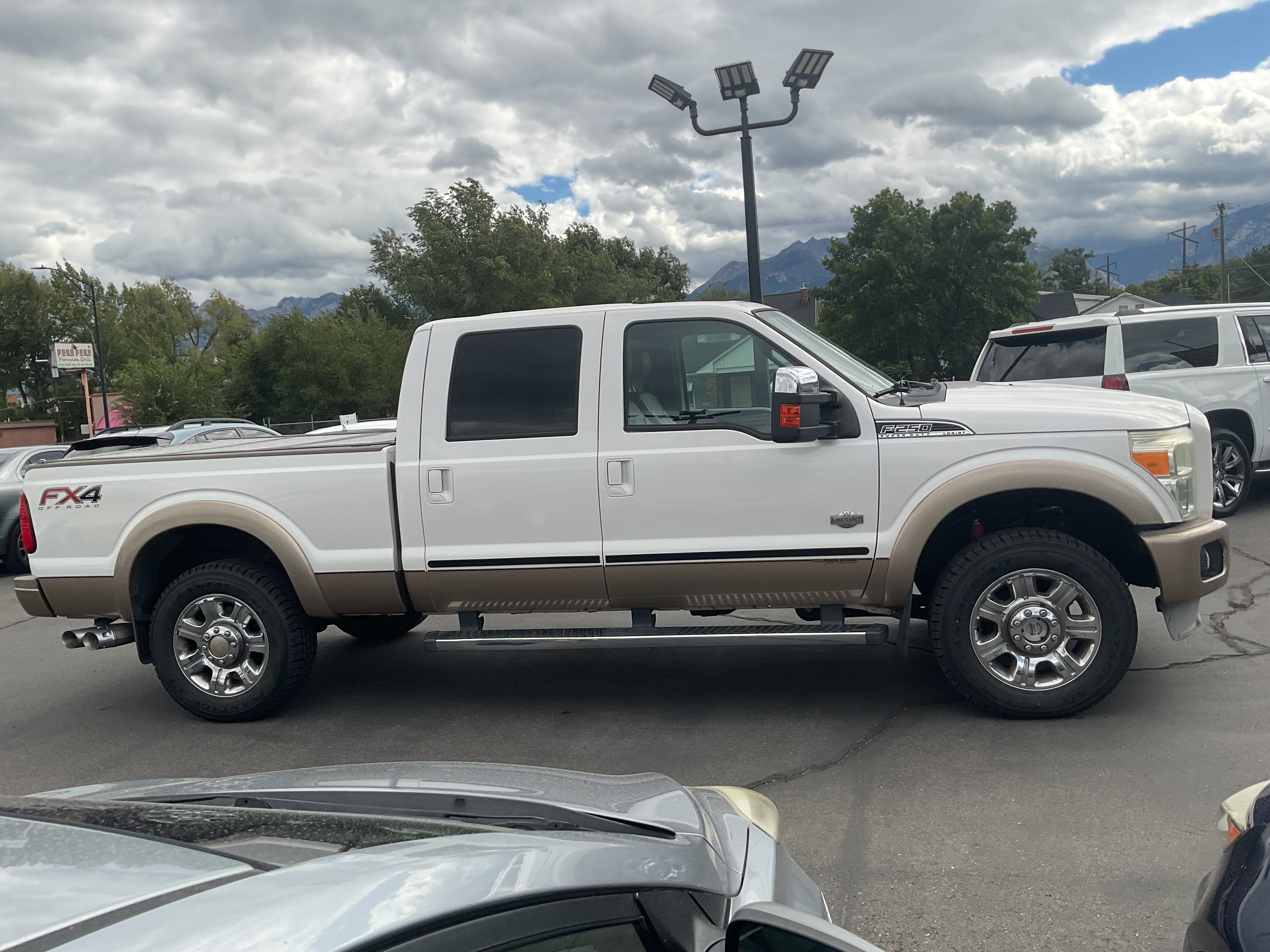 Used 2013 Ford F250 King Ranch w/ King Ranch w/Chrome Pkg AWD/4WD image 4