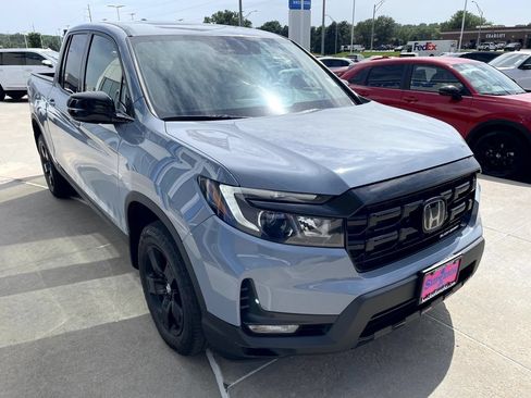 Certified 2025 Honda Ridgeline Black Edition image 4