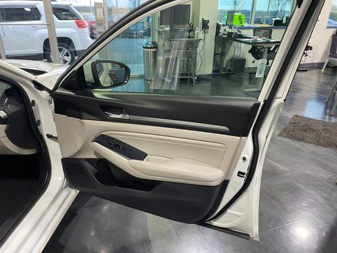 Used 2019 Nissan Altima 2.5 SV image 17