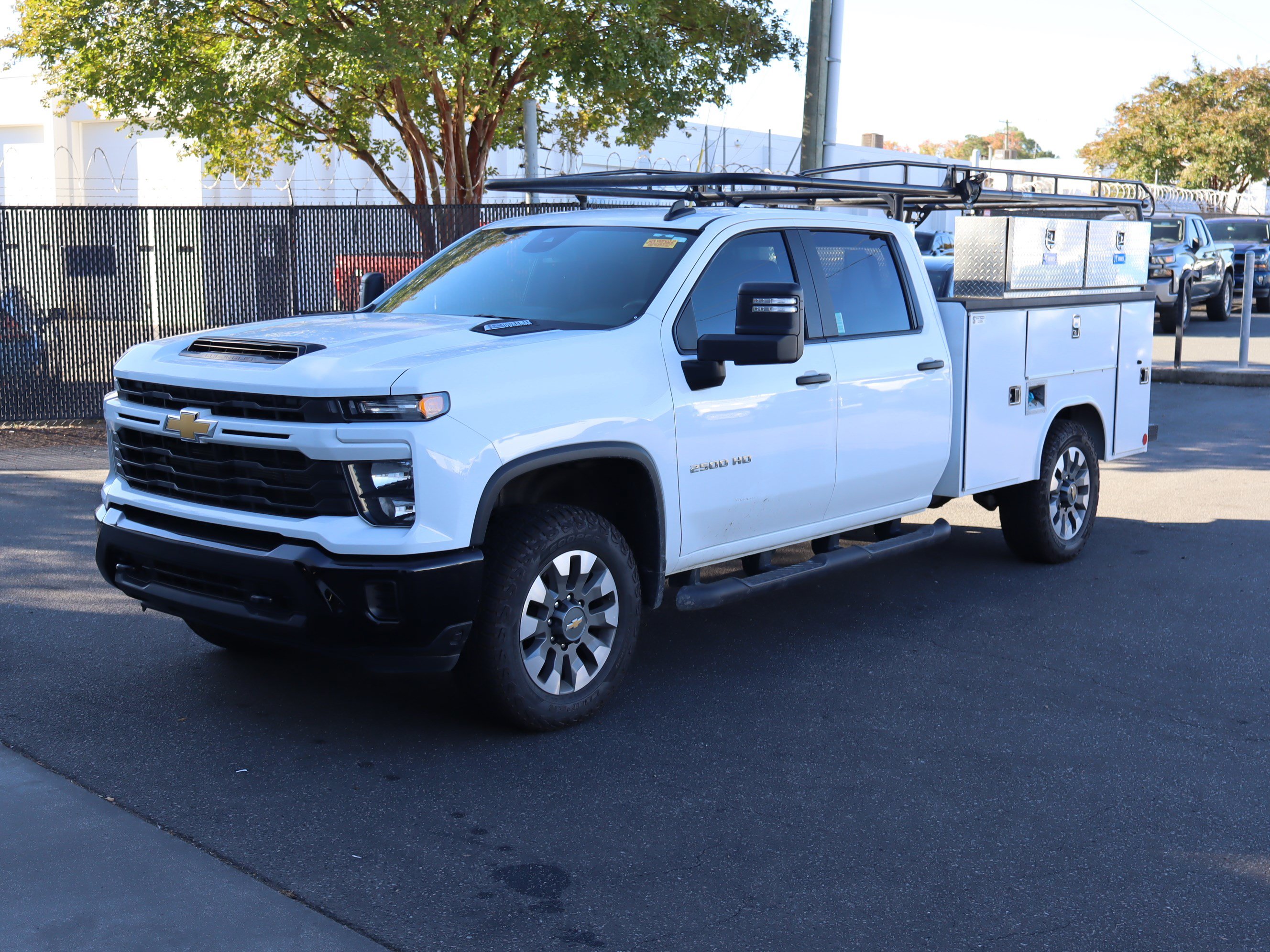 Used 2024 Chevrolet Silverado 2500 Custom w/ Custom Value Package AWD/4WD image 5