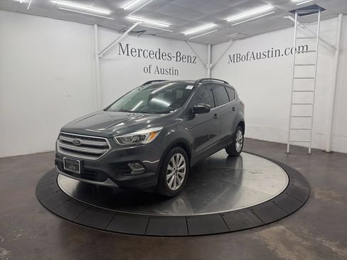 Used 2019 Ford Escape SEL FWD image 3