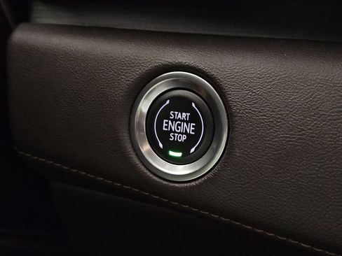 Used 2022 Cadillac Escalade ESV Premium Luxury AWD/4WD image 17