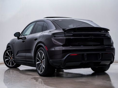 New 2025 Porsche Macan 4 Electric image 3