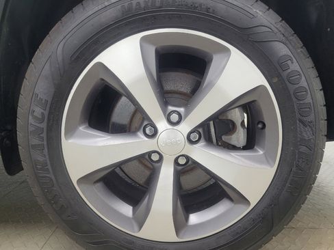 Used 2020 Jeep Cherokee Limited w/ Advanced Safety Group image 31