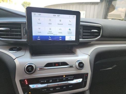 Used 2023 Ford Explorer XLT w/ Equipment Group 202A image 10