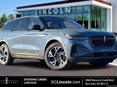 Used 2026 Lincoln Nautilus Premier w/ Jet Appearance Package