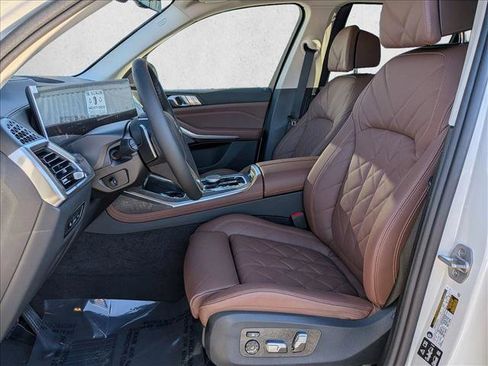 Used 2026 BMW X7 xDrive40i w/ Premium Package AWD/4WD image 4