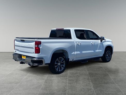 Used 2023 Chevrolet Silverado 1500 LT w/ Z71 Off-Road Package AWD/4WD image 5