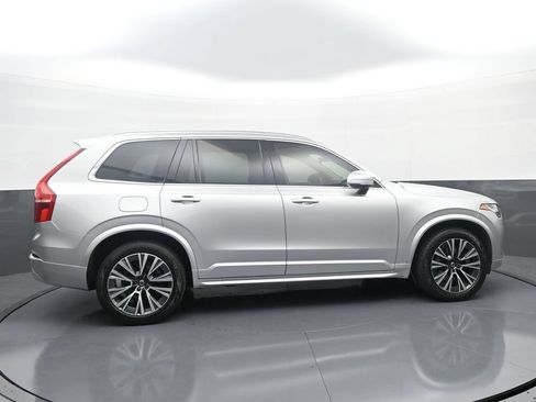 Used 2022 Volvo XC90 T6 Momentum w/ Advanced Package AWD/4WD image 8
