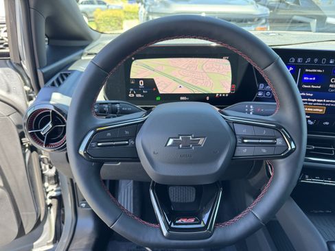 Used 2025 Chevrolet Equinox EV RS image 21