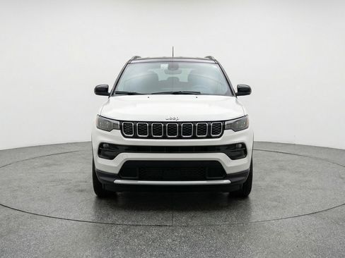 Used 2025 Jeep Compass Limited image 2