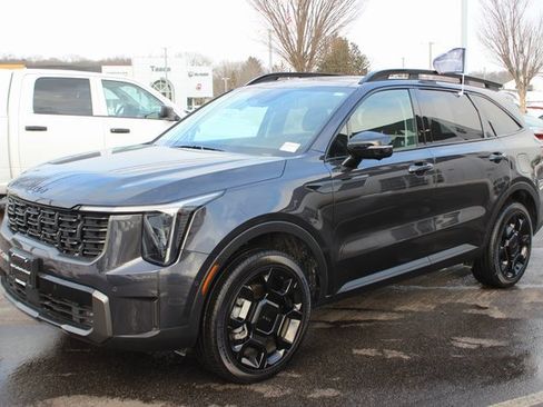 Used 2025 Kia Sorento SX image 2