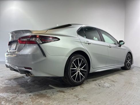 Used 2024 Toyota Camry SE image 7