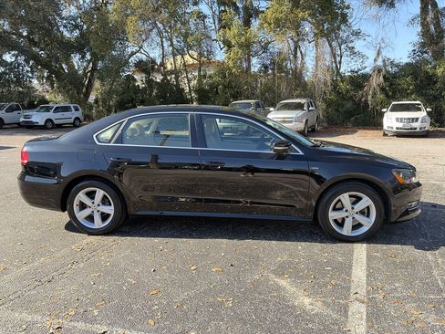 Used 2015 Volkswagen Passat 1.8T Limited Edition image 6