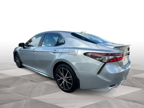 Used 2024 Toyota Camry SE image 6