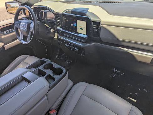 Used 2025 GMC Sierra 1500 SLT RWD image 12