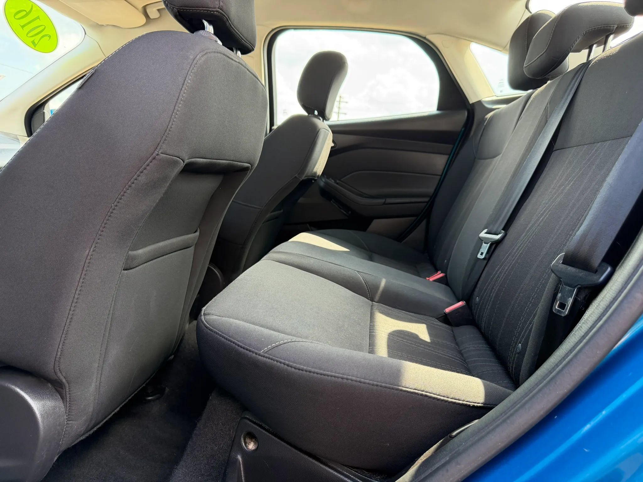 Used 2016 Ford Focus SE w/ SE Cold Weather Package FWD image 17