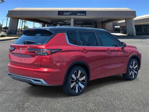 New 2025 Mitsubishi Outlander SEL image 3