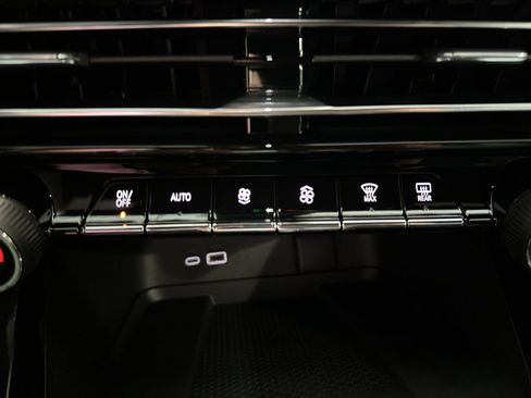 New 2026 Chevrolet Traverse LT w/ LPO, Floor Liner Package image 22