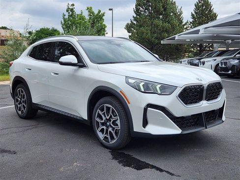 Used 2025 BMW X2 xDrive28i AWD/4WD image 5