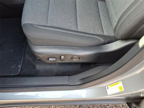 Used 2025 GMC Acadia Elevation image 18