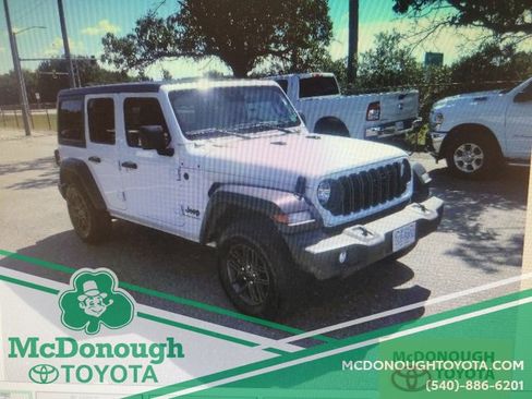 Used 2024 Jeep Wrangler Sport S image 2