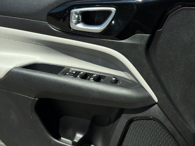 Used 2024 Jeep Compass Limited AWD/4WD image 32