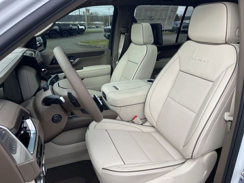 New 2026 GMC Yukon XL Denali w/ Denali Reserve Package image 20