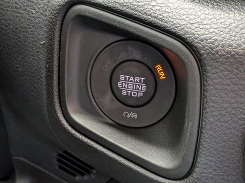 New 2025 Jeep Gladiator Sport image 29