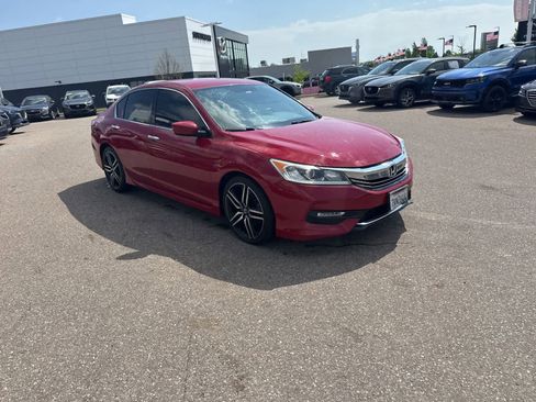 Used 2017 Honda Accord Sport image 3