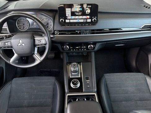 Used 2024 Mitsubishi Outlander SE FWD image 15
