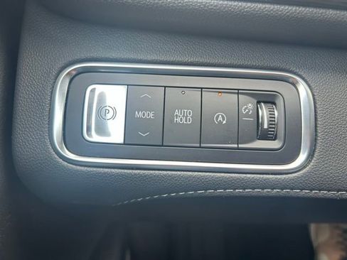 Used 2025 Buick Enclave Sport Touring FWD image 19