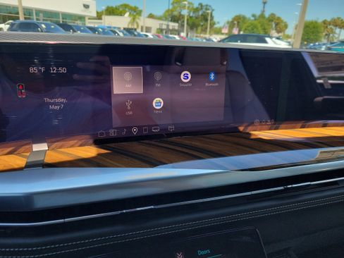 New 2026 Cadillac Escalade Platinum Sport w/ LPO, ONYX Package AWD/4WD image 25