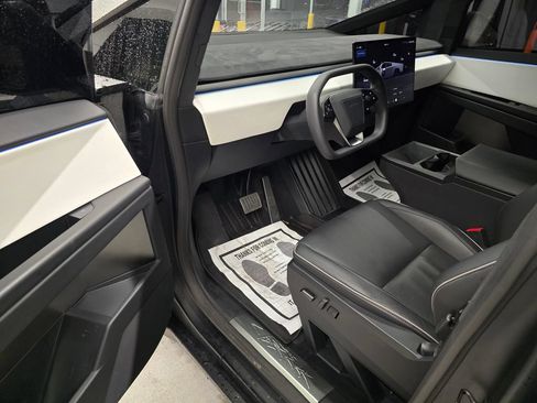 Used 2024 Tesla Cybertruck Cyberbeast AWD/4WD image 19