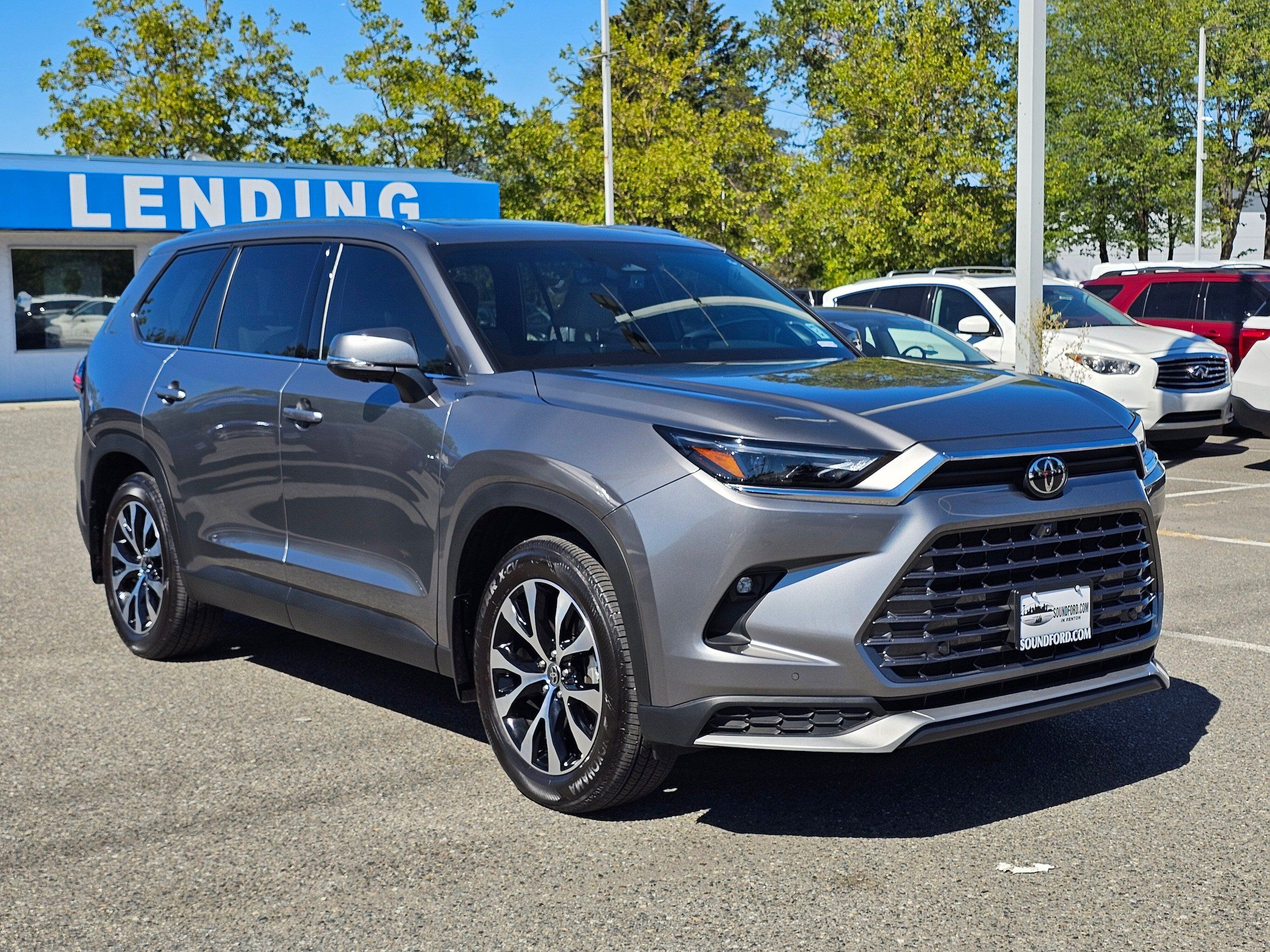 Used 2025 Toyota Grand Highlander AWD Hybrid image 3