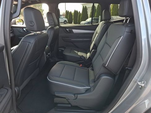 Used 2026 Buick Enclave Preferred AWD/4WD image 10